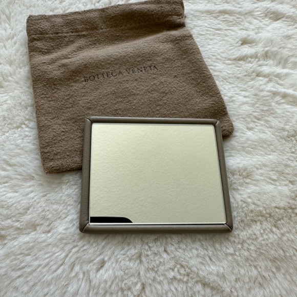 Bottega Veneta Intrecciato Women Tote Bag in Light Grey Authentic - Picture 15 of 16